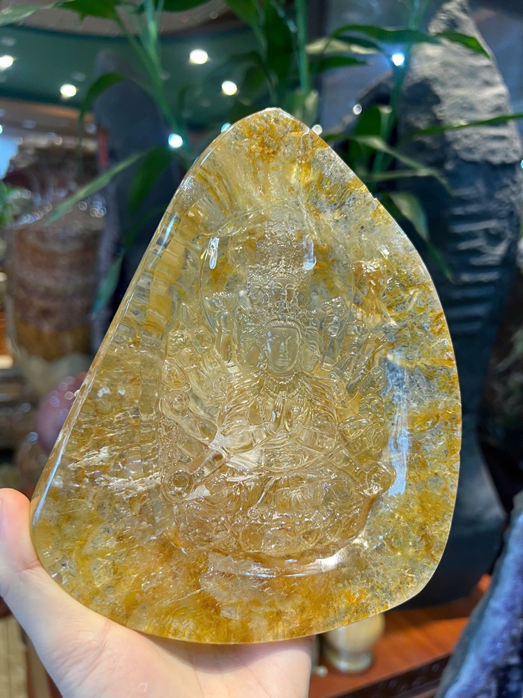 Phật Thiên Thủ Thiên Nhãn Thạch anh bao thể ưu linh