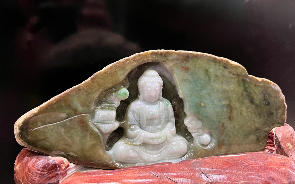 Phật Tổ A Di Đà Ngọc Phỉ Thuý 23x18x13cm