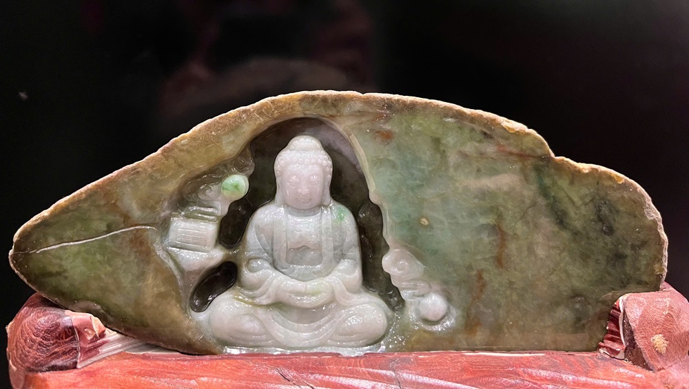 Phật Tổ A Di Đà Ngọc Phỉ Thuý 23x18x13cm