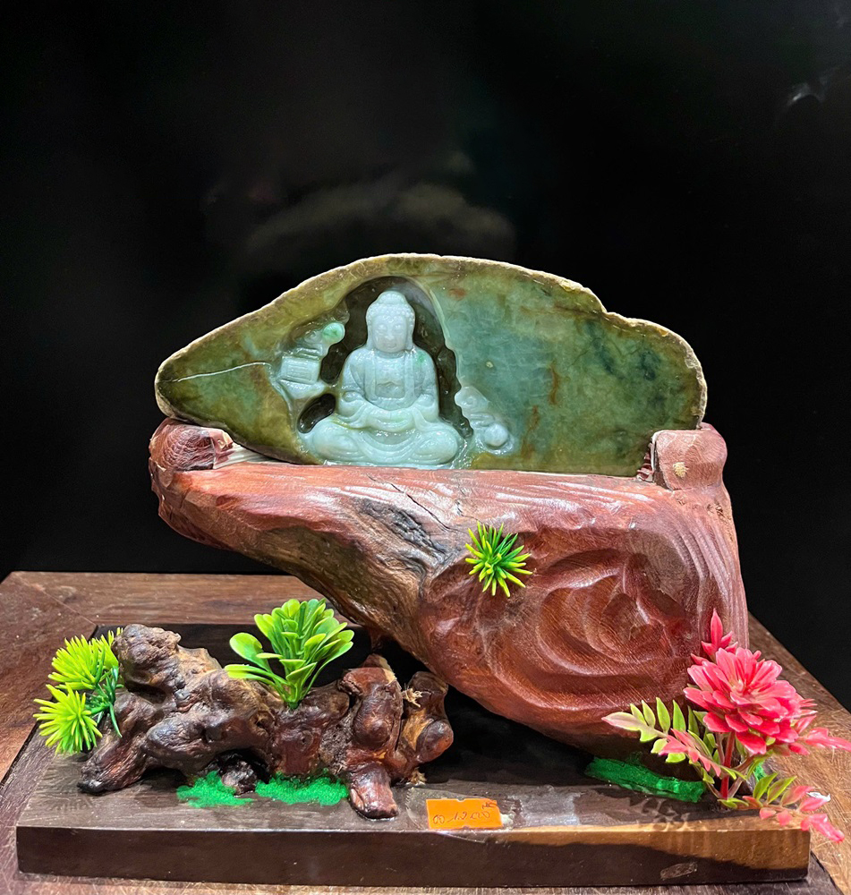 Phật Tổ A Di Đà Ngọc Phỉ Thuý 23x18x13cm