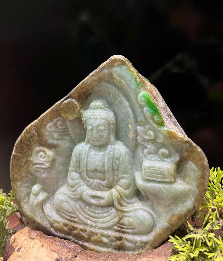 Phật Tổ A Di Đà Ngọc Phỉ Thuý 25x16x13cm