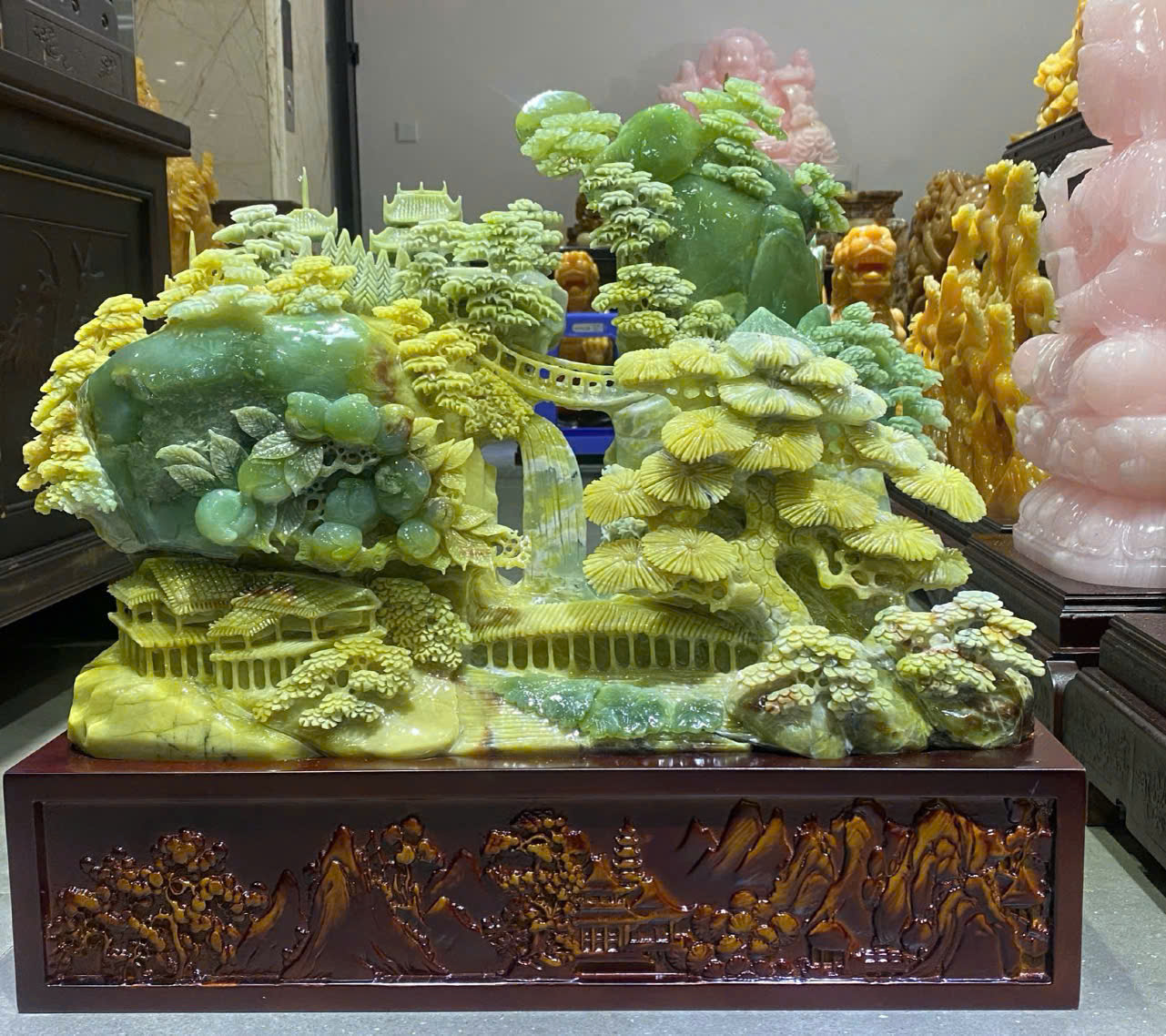 Phong cảnh hữu tình ngọc serpentine 63x43x22cm