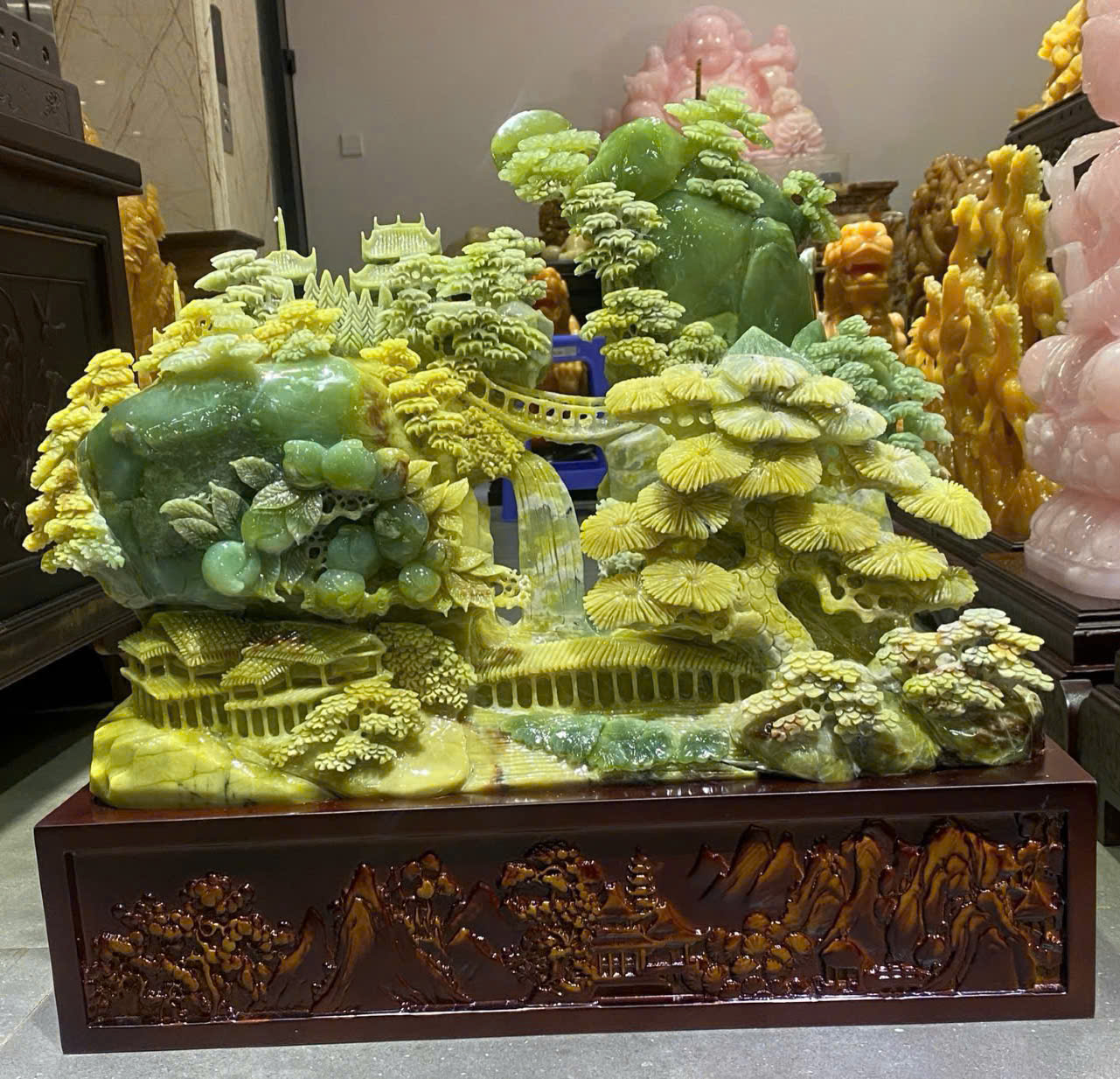 Phong cảnh hữu tình ngọc serpentine 63x43x22cm