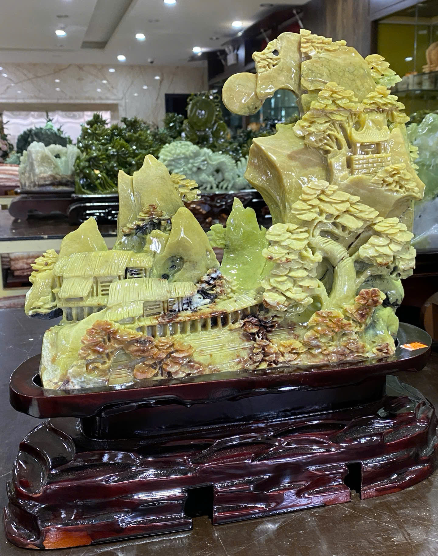 Phong cảnh hữu tình Ngọc serpentine 33x26x8,5cm