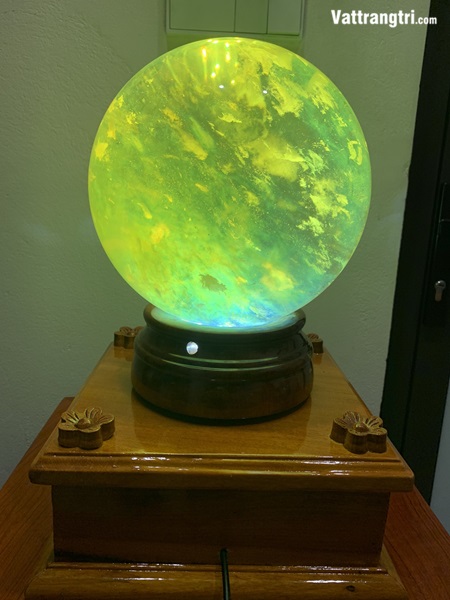 Quả Cầu đá obisidian vàng 20cm