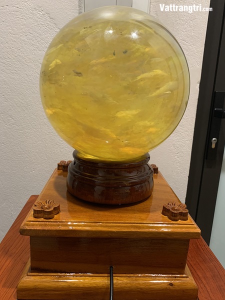 Quả Cầu đá obisidian vàng 22cm