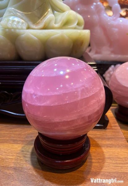 Quả cầu đá thạch anh hồng 14cm