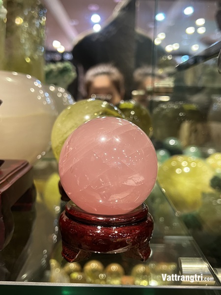 Quả cầu đá thạch anh hồng ánh Sao 6cm