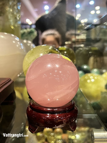 Quả cầu đá thạch anh hồng ánh Sao 6cm