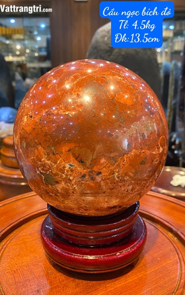 Quả cầu ngọc bích đỏ 13.5cm