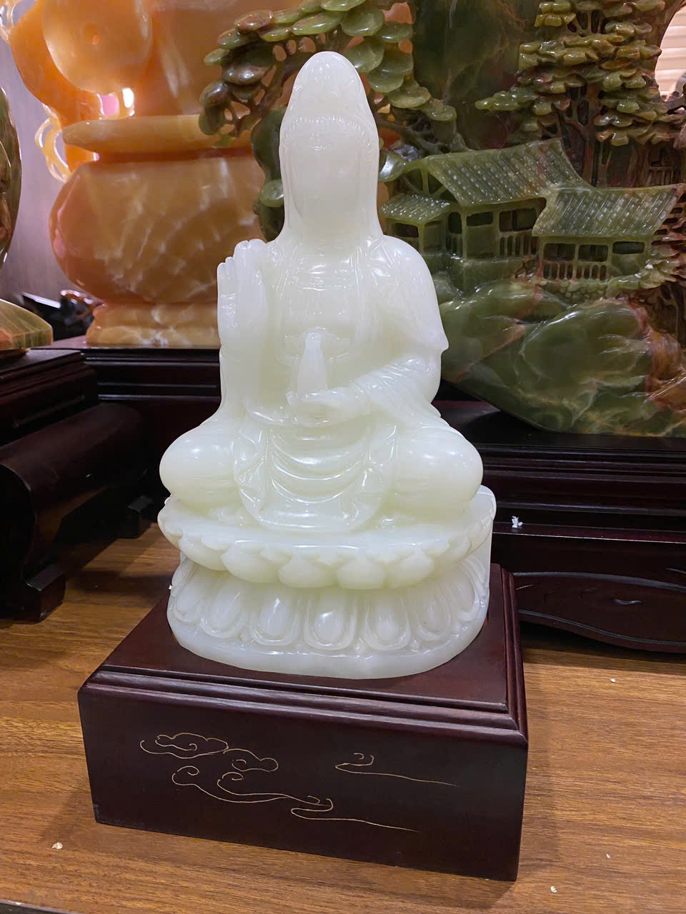 Quan âm ngọc onyx trắng 33cm