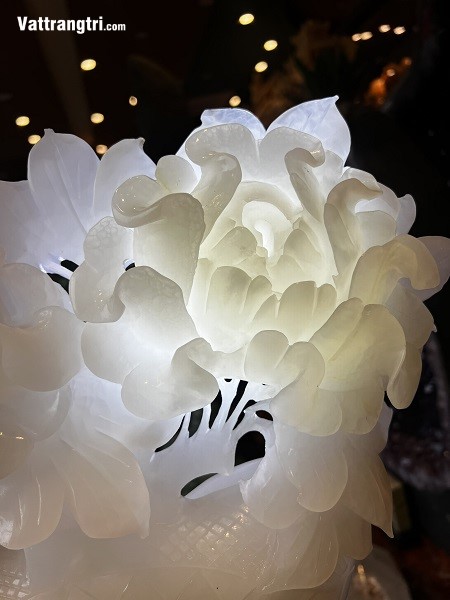 Rỏ Hoa Mẫu Đơn Bạch ngọc onyx 36cm