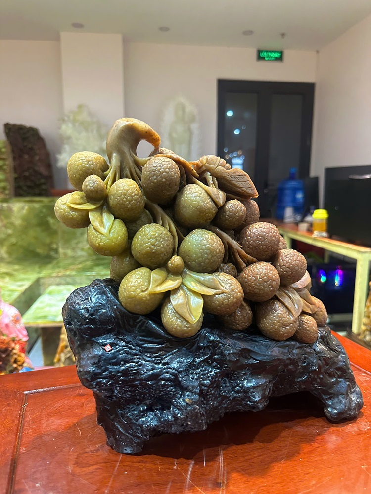 Tác Phẩm Chùm Nhãn Ngọc Thọ Sơn 28x26cm