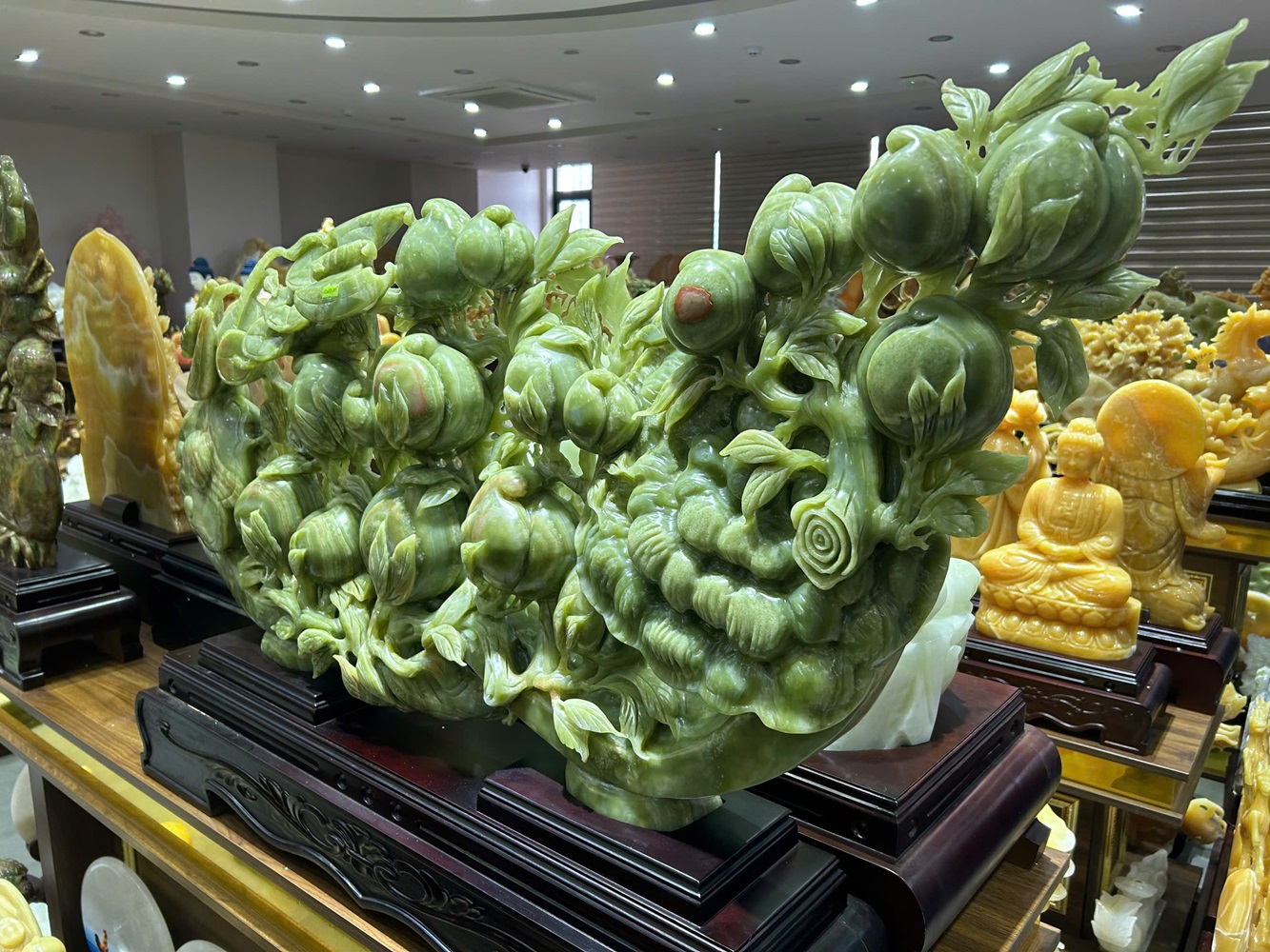 Tác Phẩm Gậy Như Ý Đào Tiên Ngọc Onyx Xanh