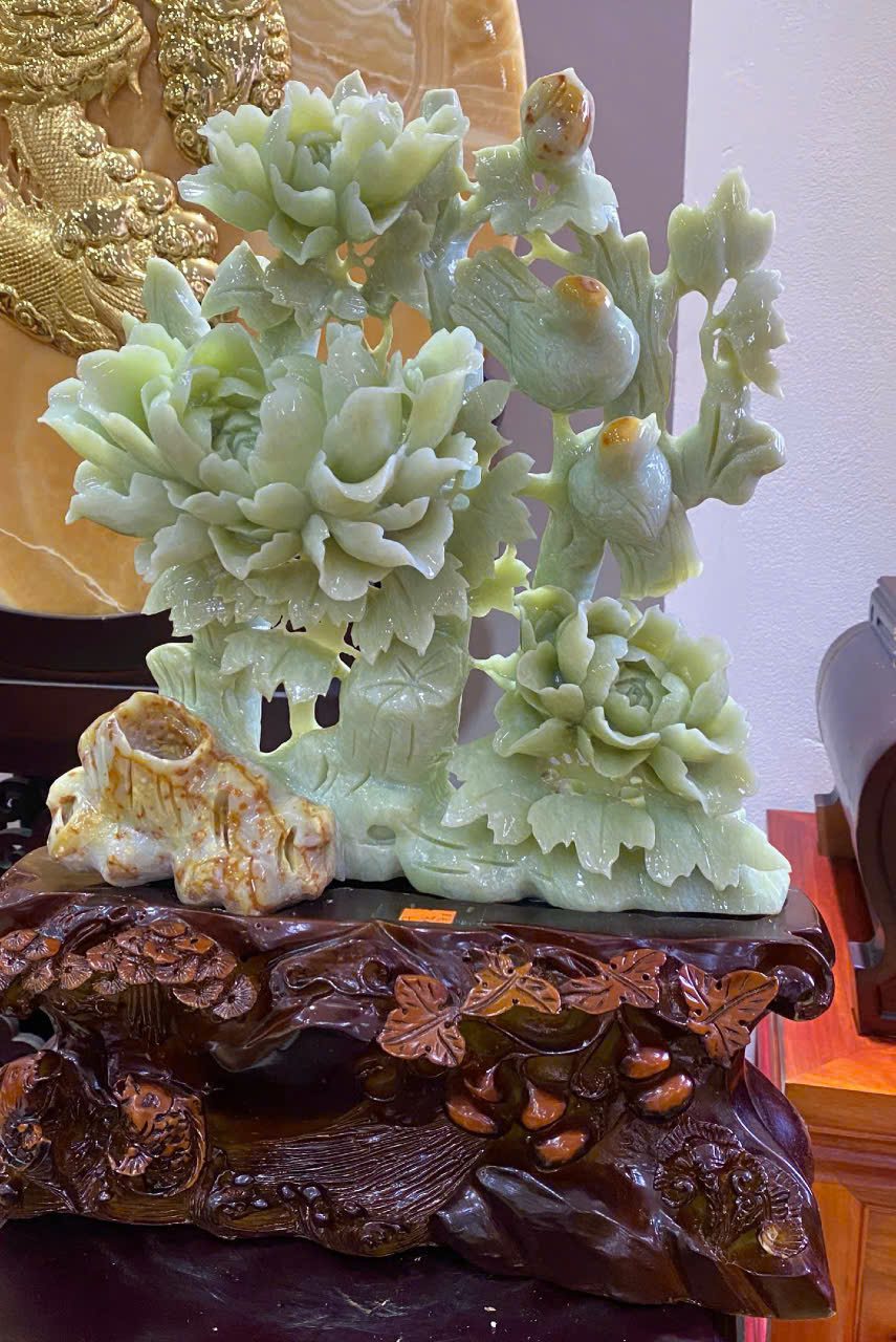 Tác Phẩm Hoa Mẫu Đơn Ngọc Serpentine