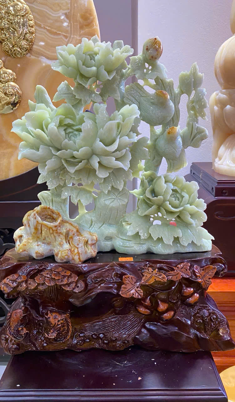 Tác Phẩm Hoa Mẫu Đơn Ngọc Serpentine