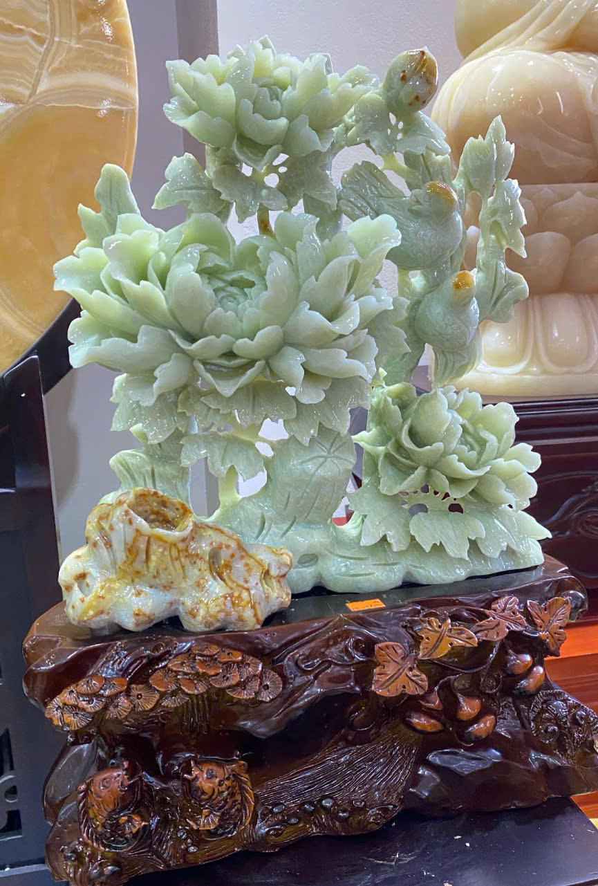 Tác Phẩm Hoa Mẫu Đơn Ngọc Serpentine