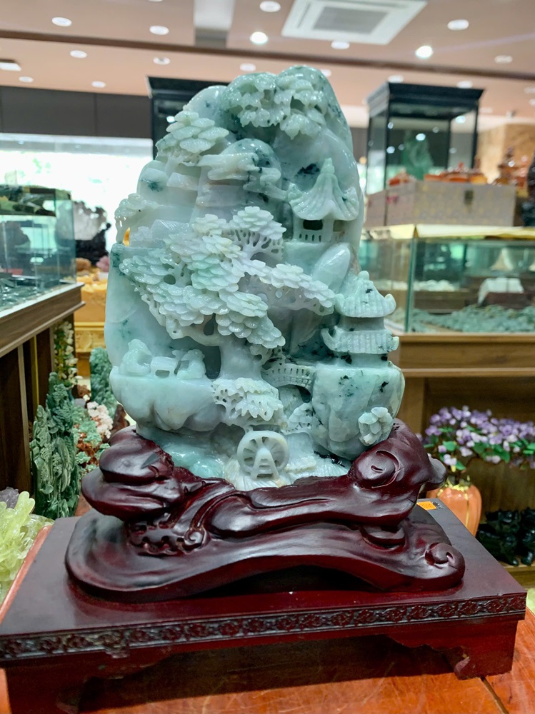 Tác Phẩm Phong Cảnh Hữu Tình Ngọc Phỉ Thuý 37x30cm