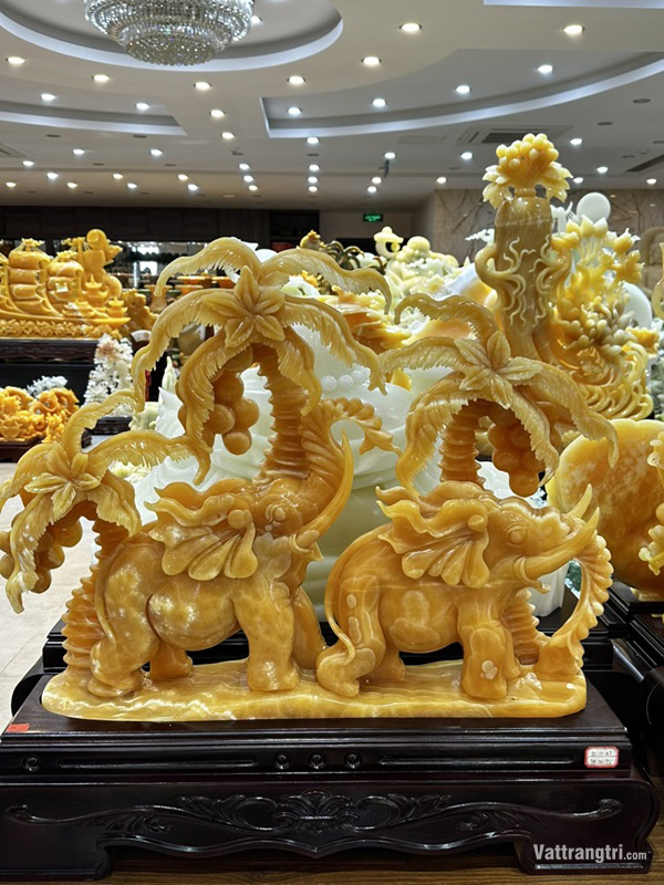 Tác Phẩm Phu Thê Voi - Ngọc Hoàng Long 72cm