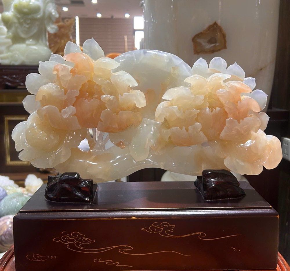 Tác phẩm thanh gậy như ý mẫu đơn ngọc onyx 33x19cm