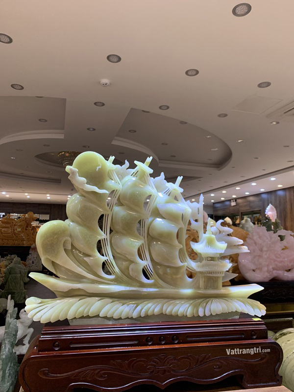 Tác Phẩm Thuận Buồm Xuôi Gió Ngọc Onyx Xanh 68cm