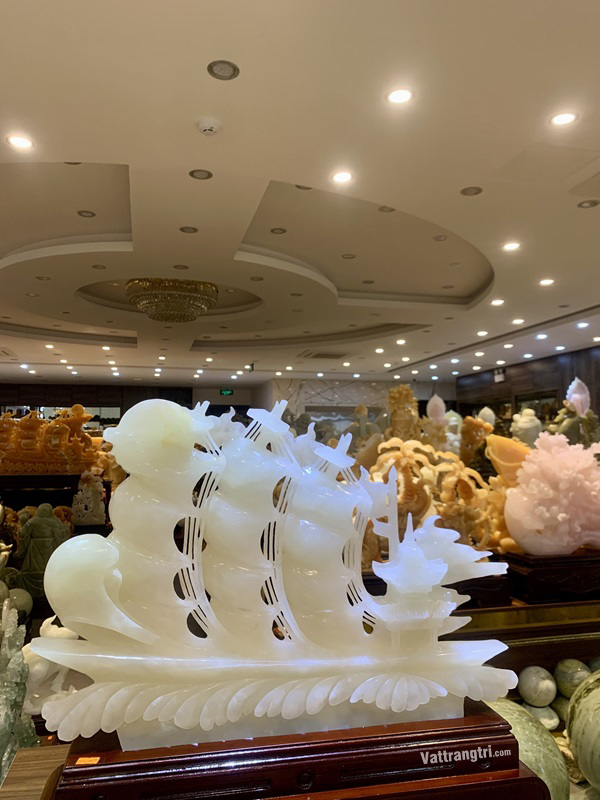 Tác Phẩm Thuận Buồm Xuôi Gió Ngọc Onyx Trắng 57cm