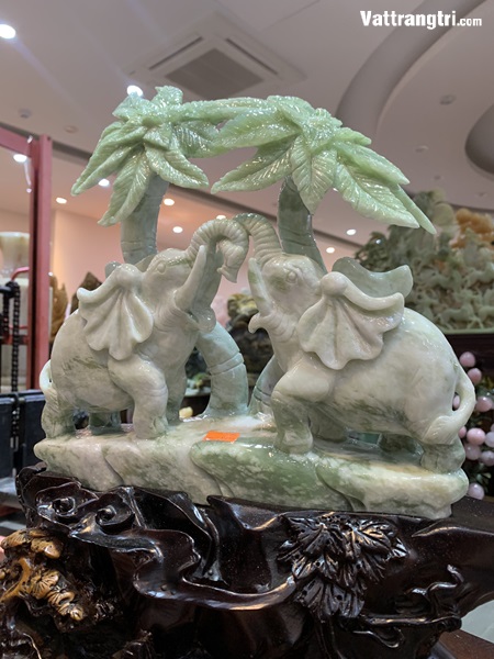 Tác phẩm tượng Song voi ngọc serpentine 42cm