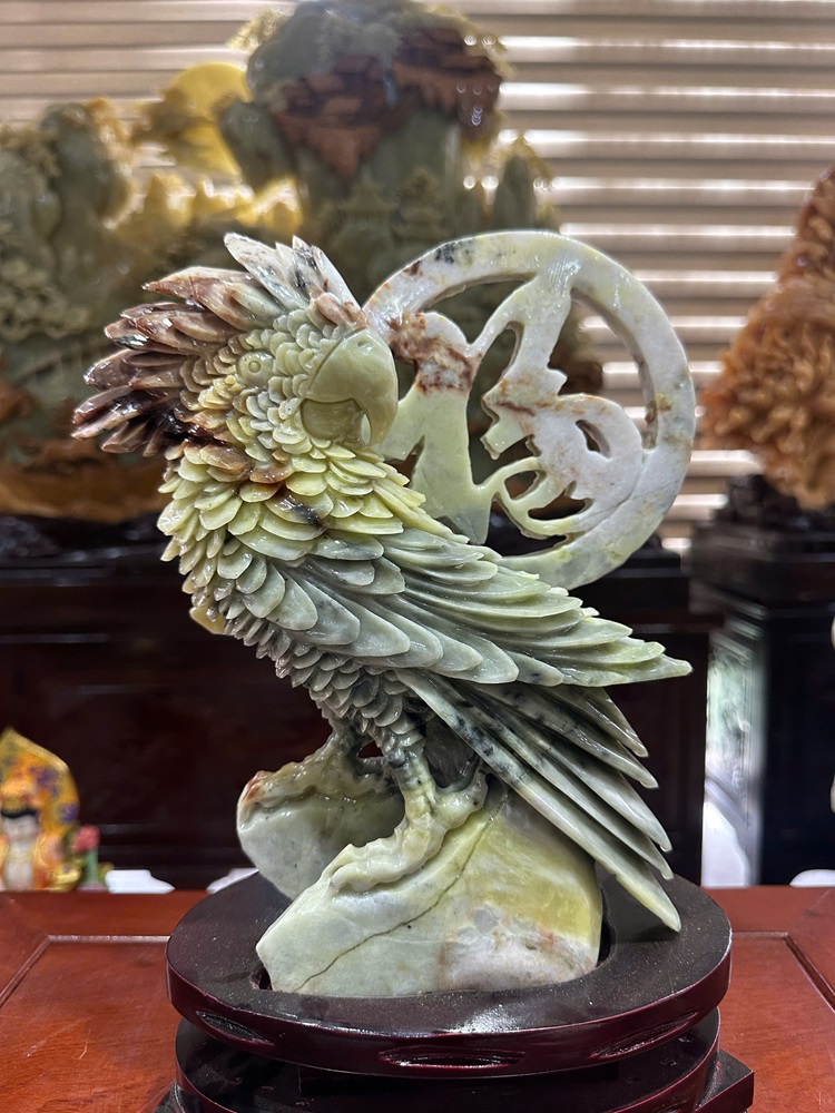 Tác Phẩm Vẹt Ngọc Sepentine 26x23cm