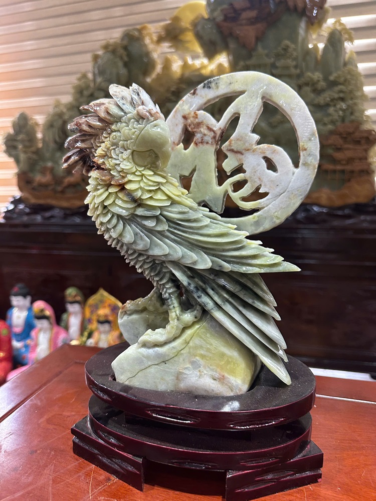 Tác Phẩm Vẹt Ngọc Sepentine 26x23cm