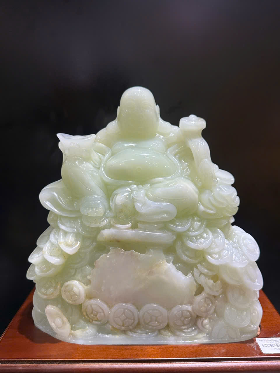 Thần tài di lặc ngồi túi tiền ngọc onyx trắng 32cm