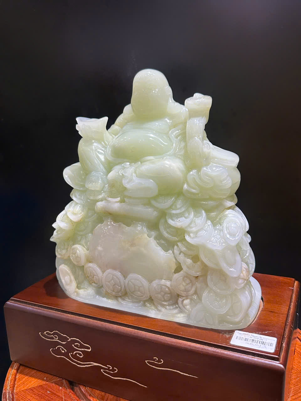 Thần tài di lặc ngồi túi tiền ngọc onyx trắng 32cm