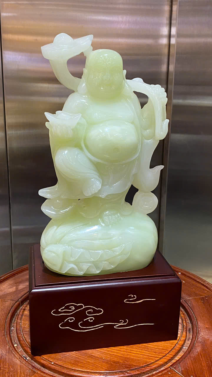Thần tài di lặc vác gậy như ý ngọc onyx 34cm
