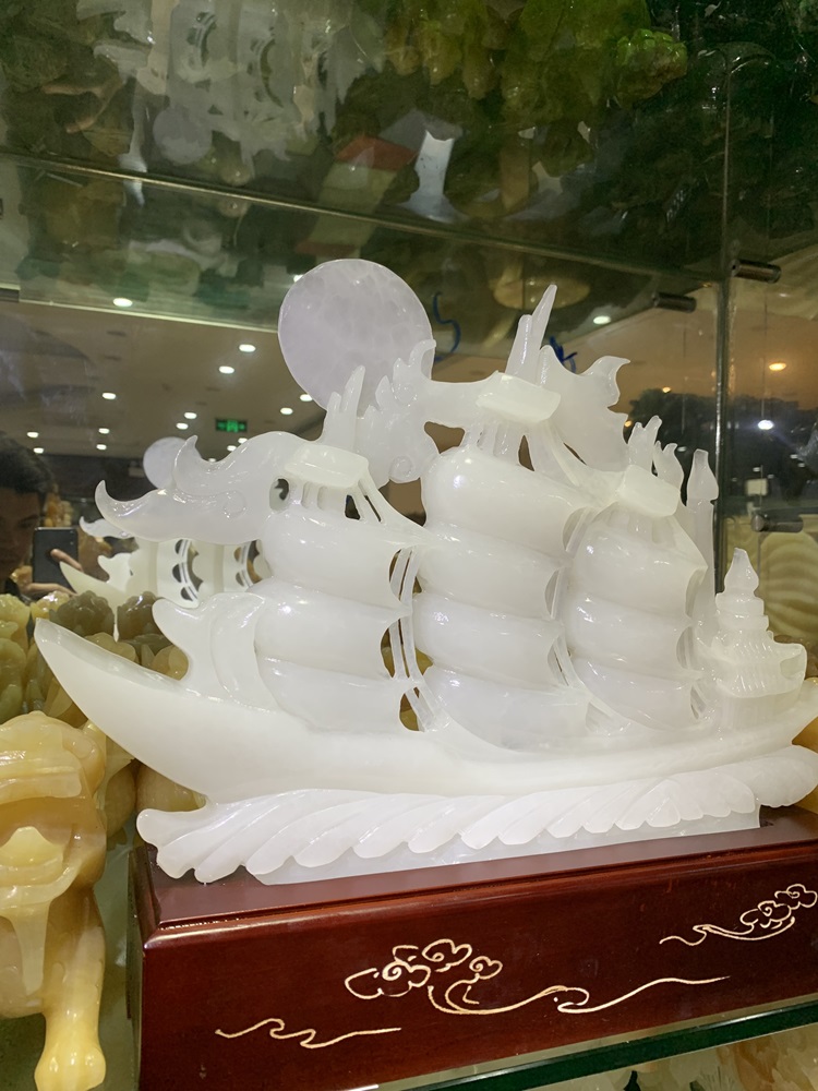 Thuận Buồm Xuôi Gió Bạch Ngọc Onyx Trắng
