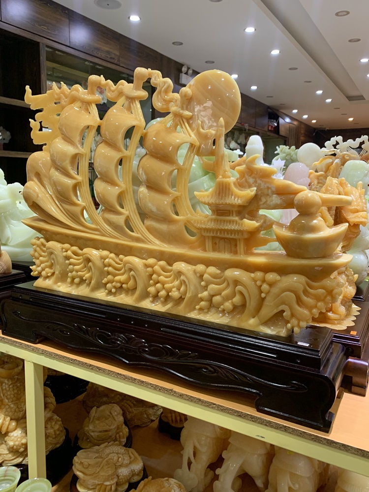 Thuận buồm xuôi gió ngọc hoàng long