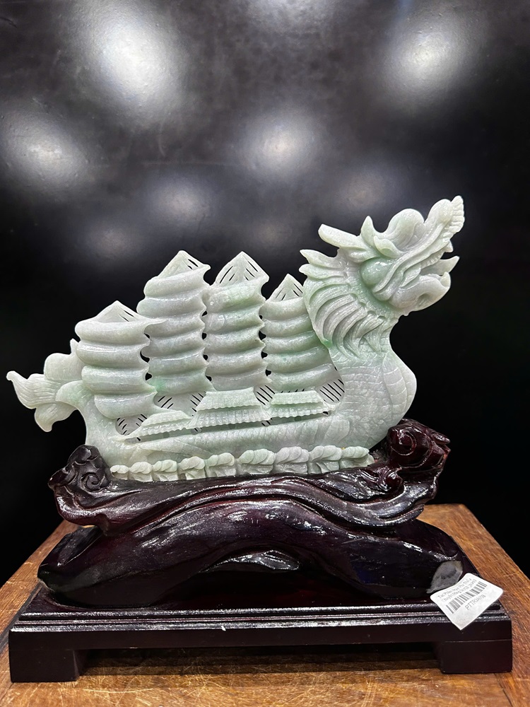 Thuyền rồng thuận buồm xuôi gió ngọc phỉ thuý