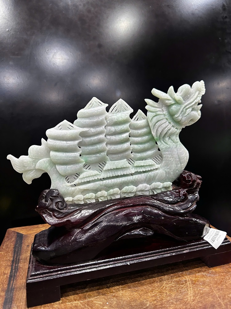 Thuyền rồng thuận buồm xuôi gió ngọc phỉ thuý