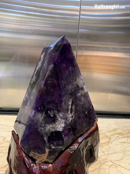 Tinh thể đá thạch anh tím 40cm