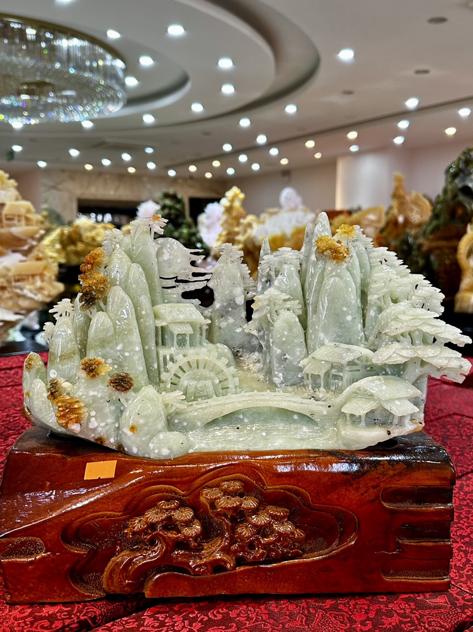 Tp Sơn Thuỷ Hữu Tình Ngọc Tụ Nham