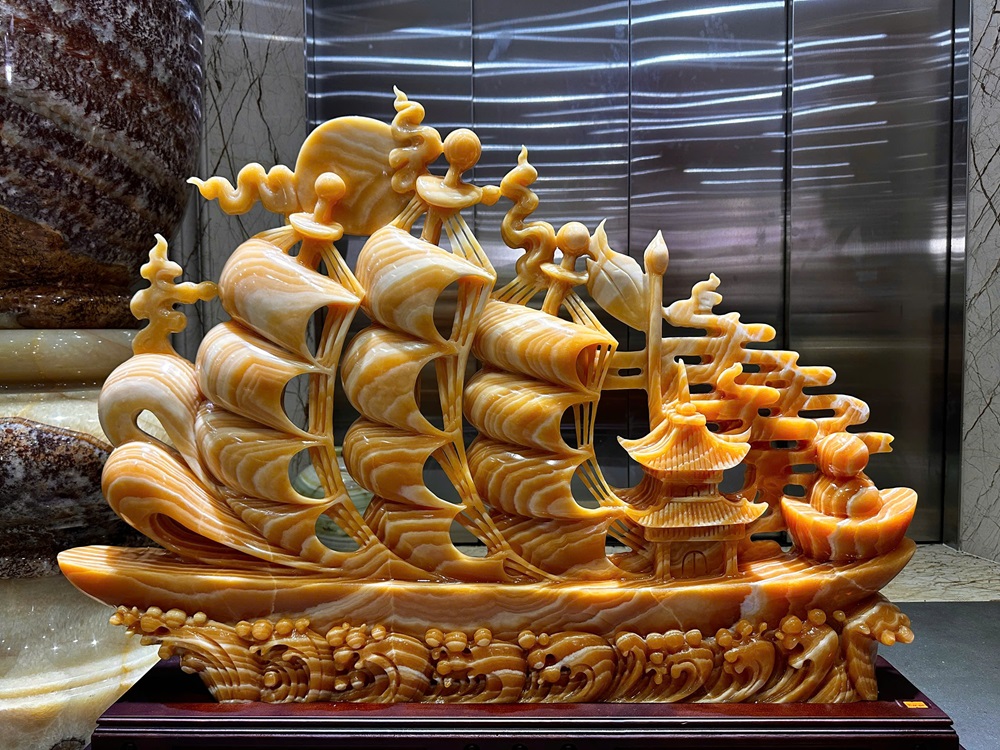 TP Thuận Buồm Xuôi Gió Ngọc Hoàng Long 103x71cm