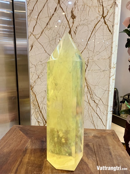 Trụ đá obsidian vàng 30cm