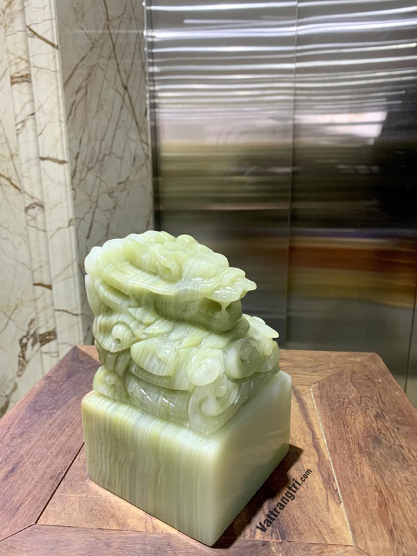 Tượng Ấn rồng ngọc onyx xanh 17cm