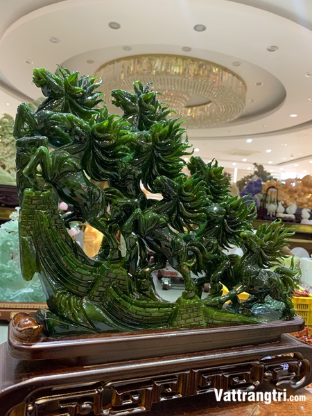 Tượng Bát mã truy phong ngọc serpentine 48cm