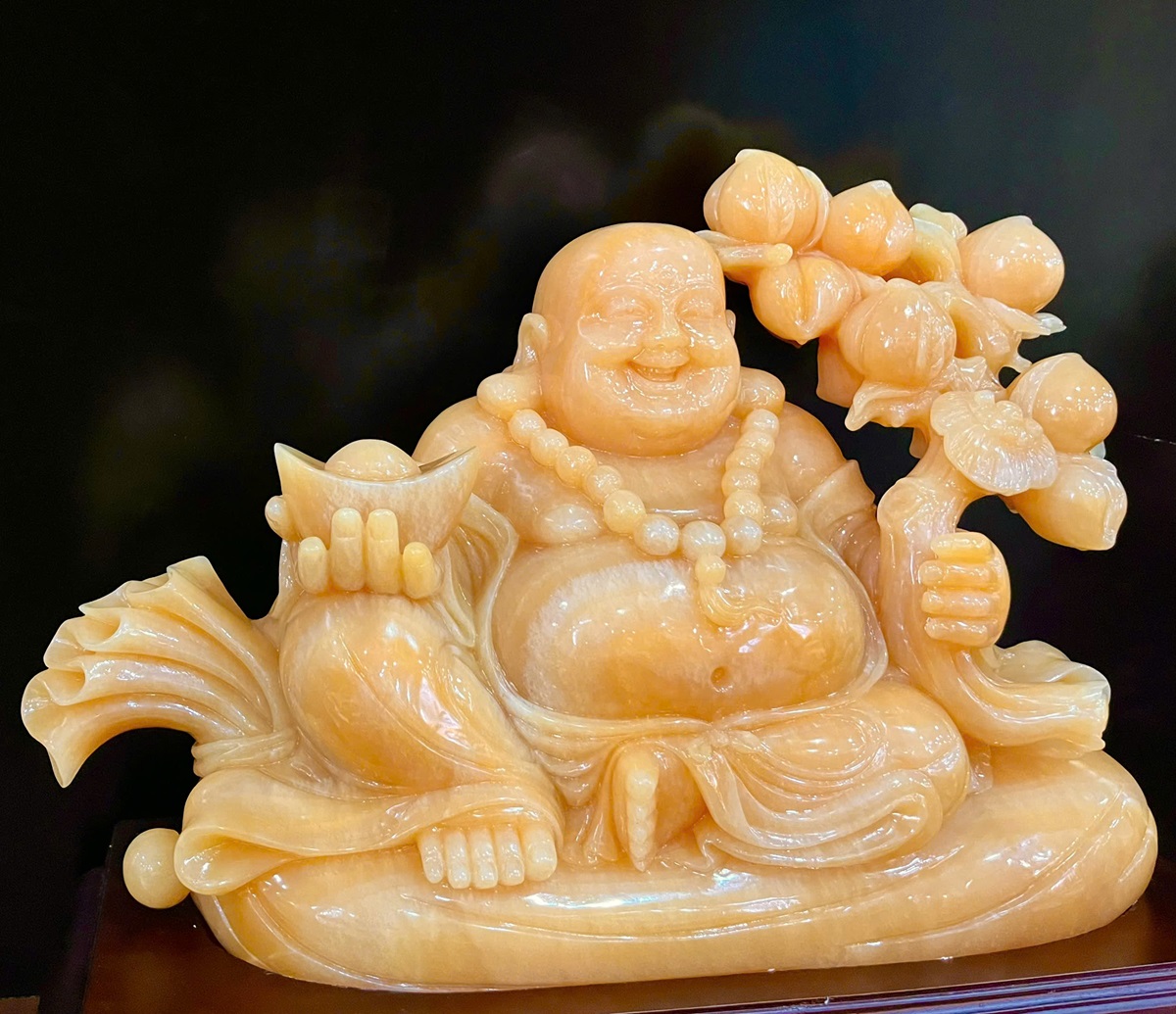 Tượng ngài Di lặc cầm đào tiên ngọc hoàng long 79cm