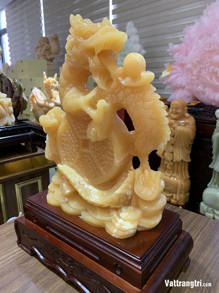 Tượng nhất long ôm tiền ngọc hoàng long 52cm