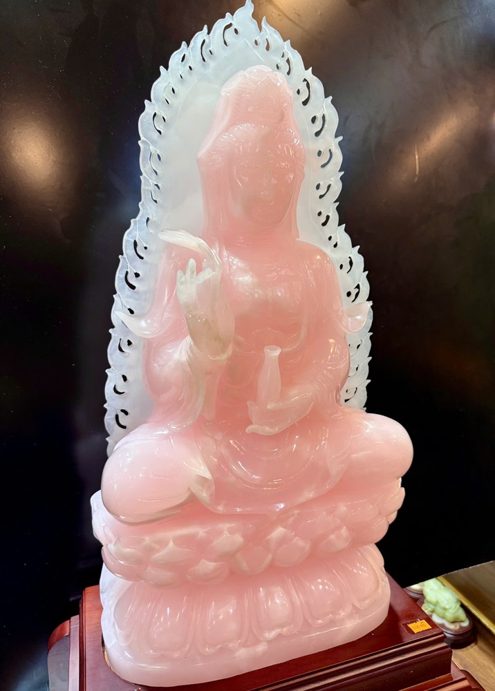 Tượng Phật bà quan âm hồng Ngọc onyx 82cm