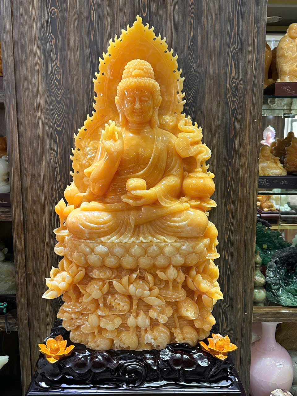 Tượng Phật thích ca ngọc hoàng long 210cm