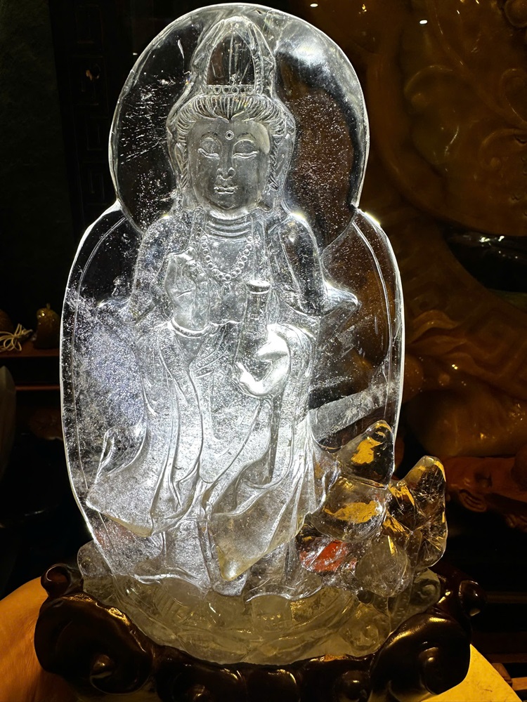 Tượng Quan Âm Bồ Tát Thạch Anh Trắng Trong 27cm