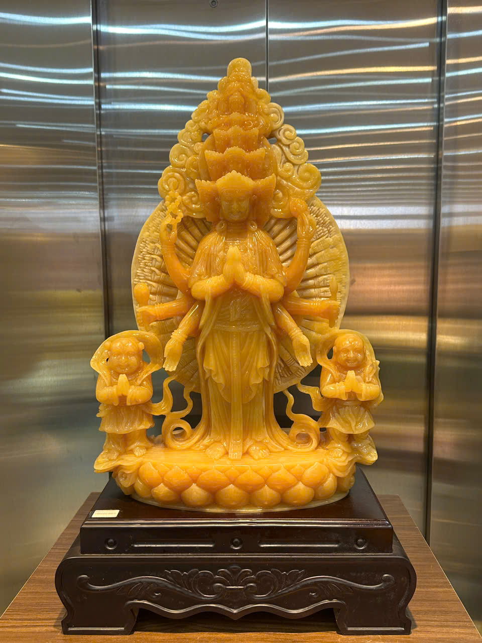 Tượng thiên thủ thiên nhãn ngọc hoàng long