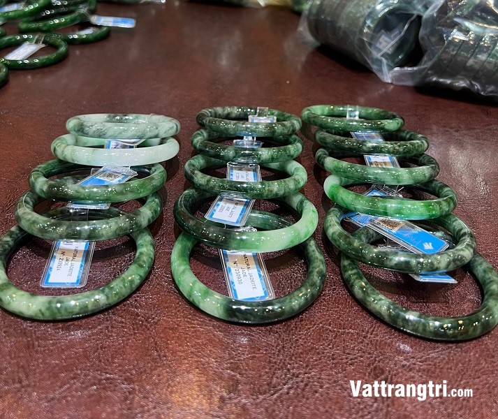 Vòng bản liền ngọc phỉ thuý đủ Size + Giấy kiểm định PNJ