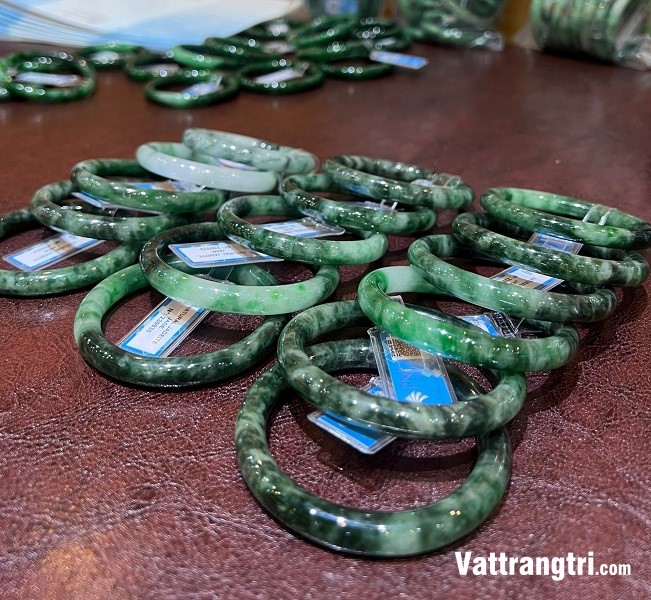 Vòng bản liền ngọc phỉ thuý đủ Size + Giấy kiểm định PNJ